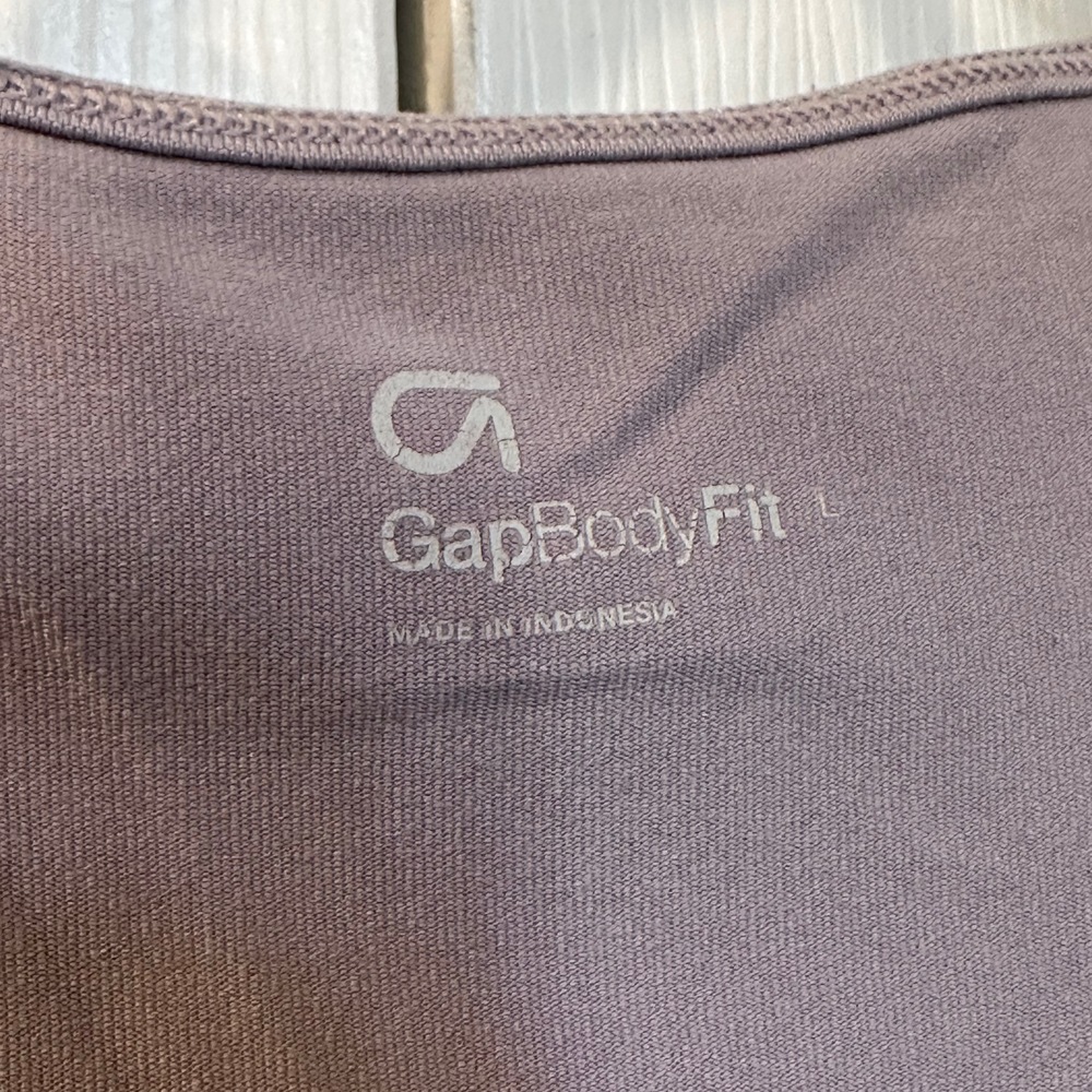 GapBodyFit, Lavender Razorback Tank Top - Picture 3 of 3